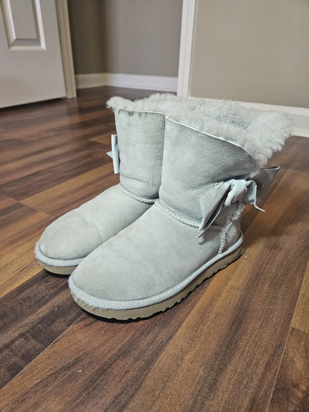 Ugg Daelynn Boots in Light Gray